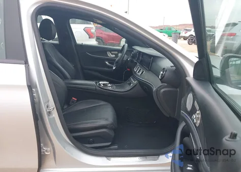 2018 Mercedes-Benz E 300 z USA, uszkodzony, nr VIN WDDZF4JB9JA469862